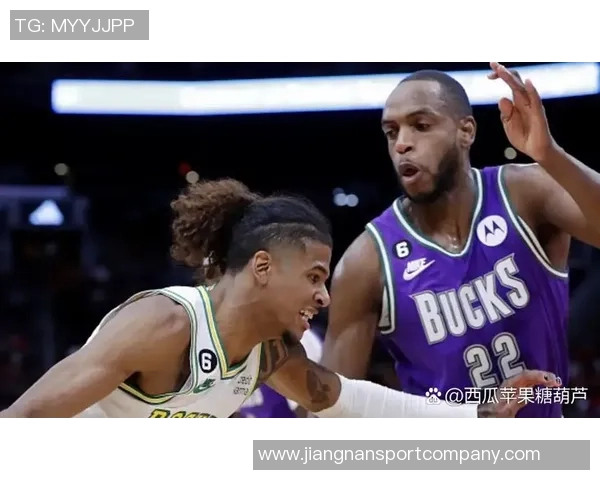 三球短暂出战15分钟高效表现三分球命中率50贡献11分2篮板3助攻