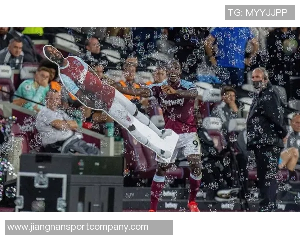 坎比亚索谈瓦尔迪进球遗憾回归右边路提升个人表现