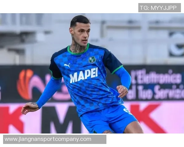 巴萨积极追求特温特年轻后卫尼斯塔德希望其放弃续约选择加盟